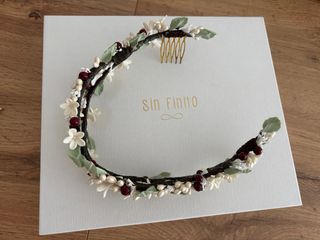 Tocado Novia Flores Granate y Blancas