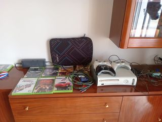 Xbox 360 Blanca + 7 Juegos