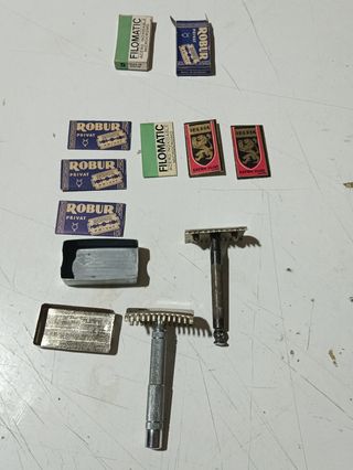2 maquinillas de afeitar y 6 cuchillas