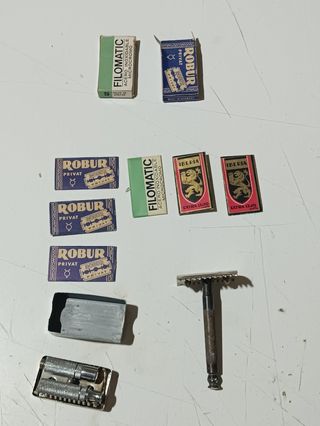 2 maquinillas de afeitar y 6 cuchillas