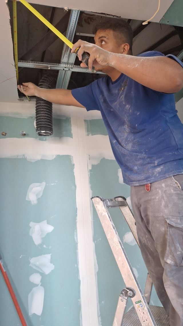 Se hace trabajos de pladur