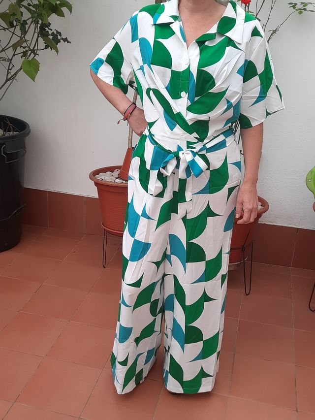 Mono estampado verde y blanco