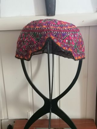 Cappellino afgano ricamato intega mente a mano