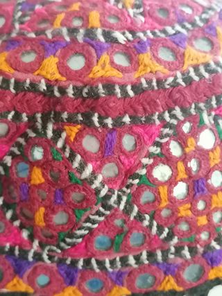 Cappellino afgano ricamato intega mente a mano