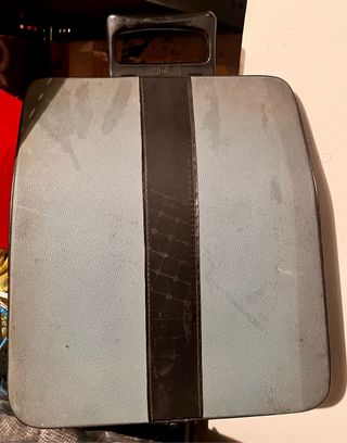 Máquina de escribir Olivetti, modelo Lettera 32