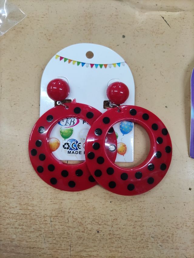 Pendientes flamencos rojos y negros