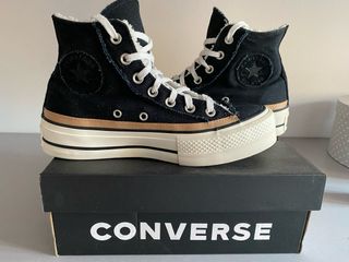 Converse negras con borreguito