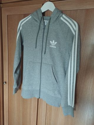 Sudadera Adidas gris con capucha y cremallera