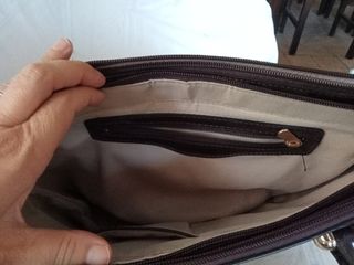 Bolso elegante marrón chocolate y dorado