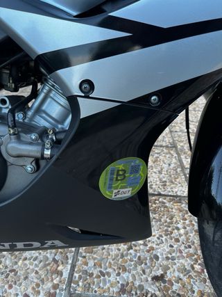 Moto Honda CBR125R Negra