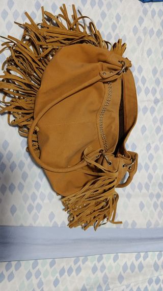 Bolso de flecos marrón y dorado