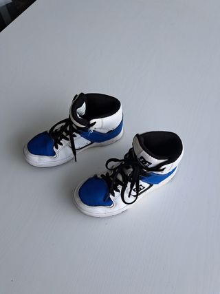 Botas DC niño piel blanca y azul