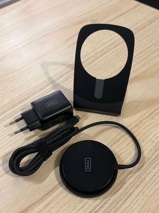 Cargador Inalámbrico Escritorio Qi2 iPhone