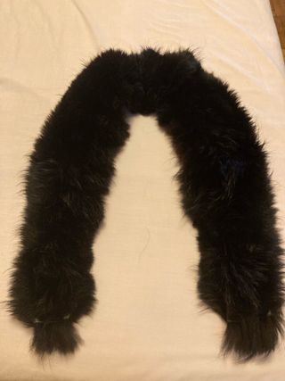 Cuello imitación piel negro