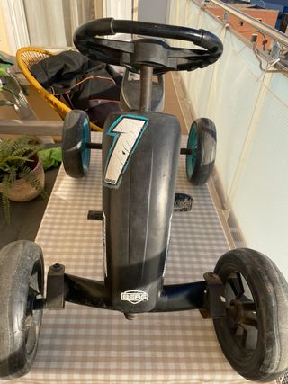 Coche de pedales Berg para niños