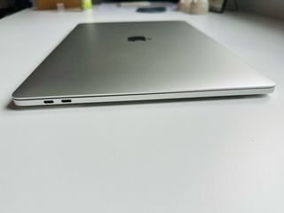 MacBook Pro 15” i7 16GB RAM 256GB SSD Plata