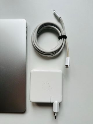 MacBook Pro 15” i7 16GB RAM 256GB SSD Plata