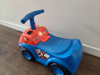 Correpasillos Spidey y sus Amigos