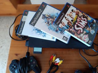Consola PlayStation 2 Negra + 2 Mandos y 3 Juegos