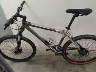 Bicicleta Rockrider 8.1