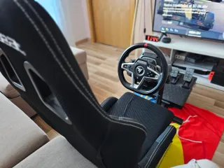 Playseat Alcántara + Volante Thrustmaster