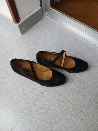Zapatos de flamenco negros