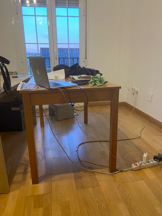 Mesa de oficina de madera