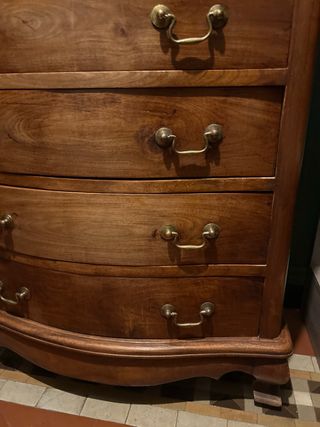 Cómoda de madera maciza