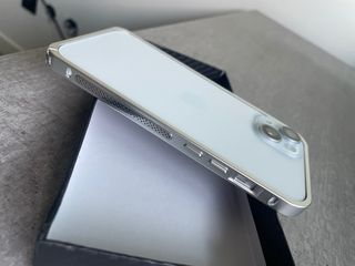 Funda iPhone 15 (bordes y cámara)