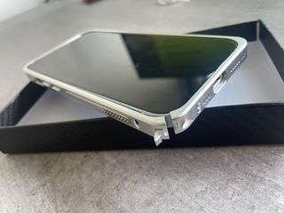 Funda iPhone 15 (bordes y cámara)