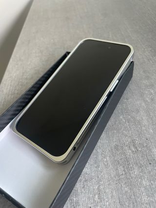 Funda iPhone 15 (bordes y cámara)