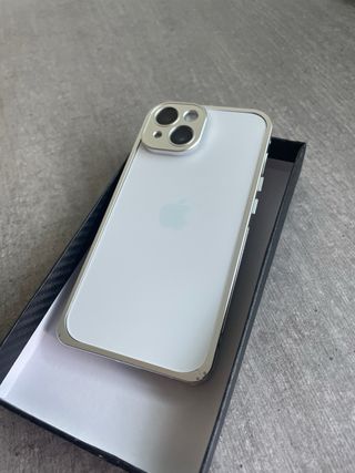 Funda iPhone 15 (bordes y cámara)