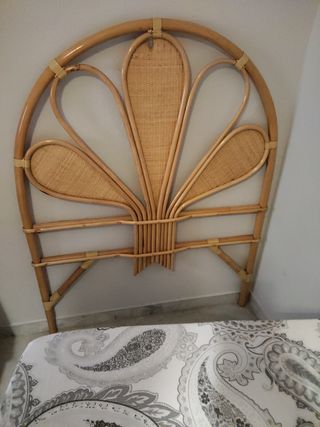 Tocador de bambú, mesilla de noche y cabecero