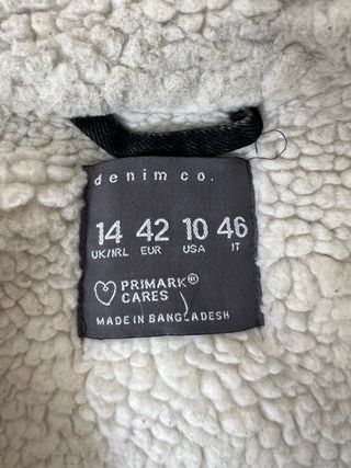 Cazadora vaquera negra con forro de borreguito