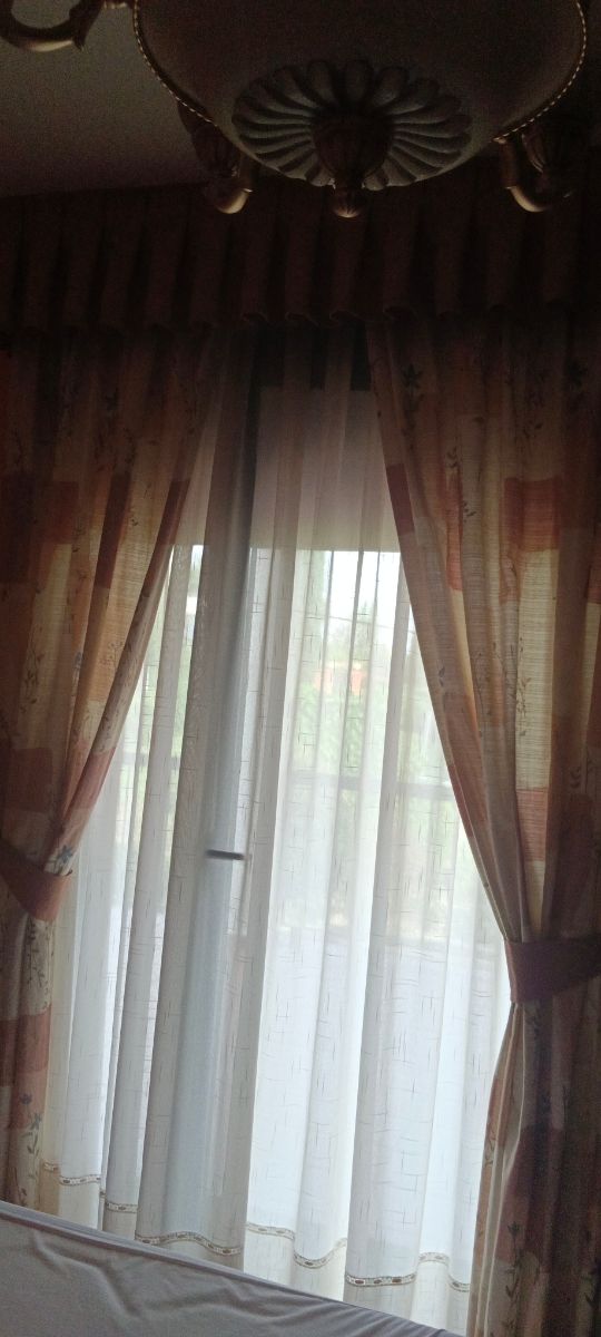 Cortinas dormitorio beige y naranja