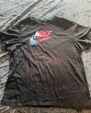 Camiseta Nike Logo Multicolor