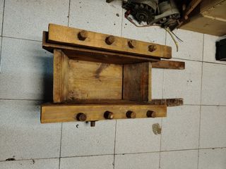 Carro de madera decorativo