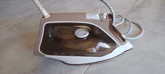 Ferro da stiro Rowenta Effective+ 2400W