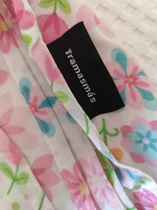 Colcha y cortina con estampado floral