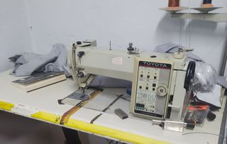 Máquina de coser industrial Toyota