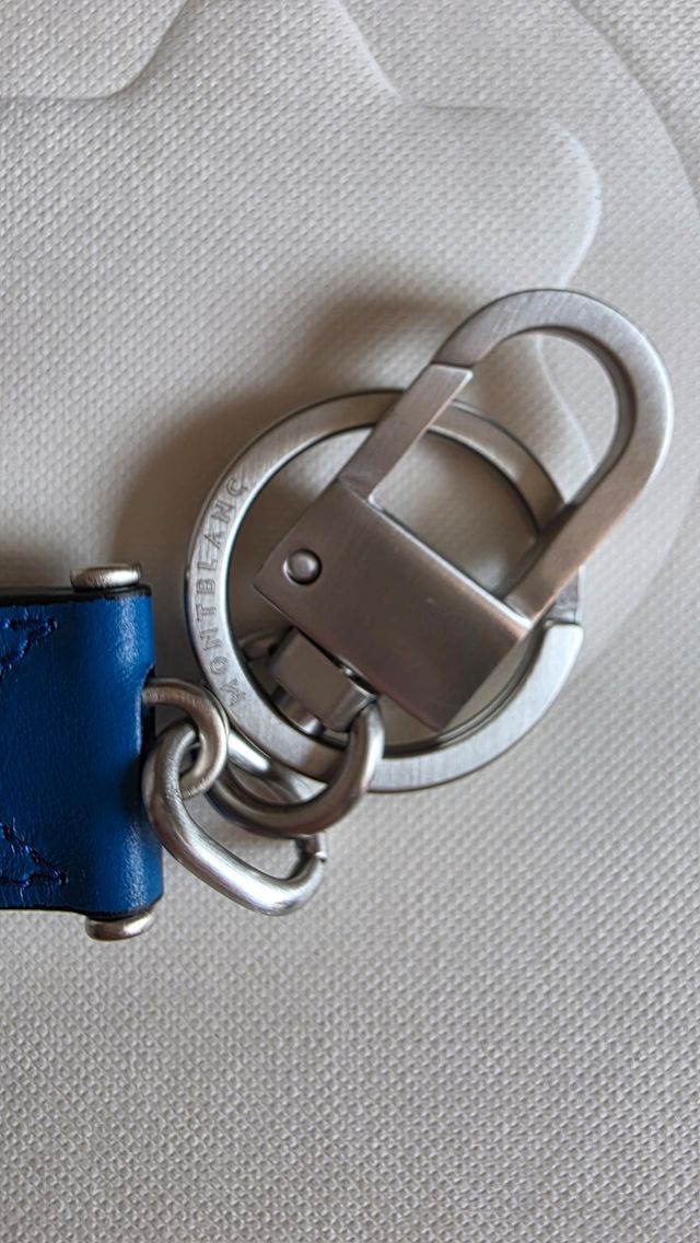 Llavero Montblanc Cuero Azul y Acero nuevo