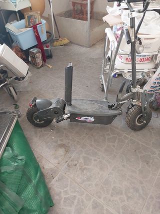 Escúter eléctrico de batería