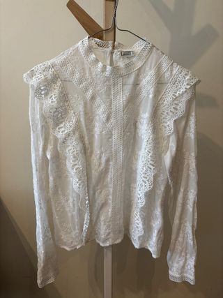 Blusa Pimkie blanca con encaje