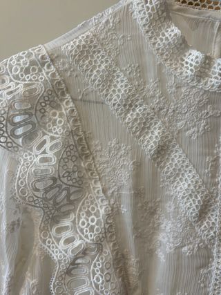 Blusa Pimkie blanca con encaje