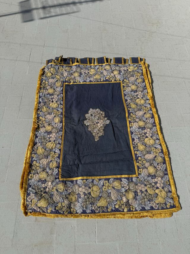 Pareja de reposteros con motivos de corpus