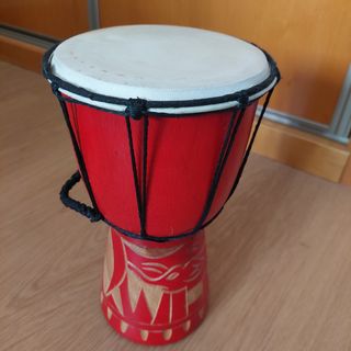 Djembe tambor semi nuevo