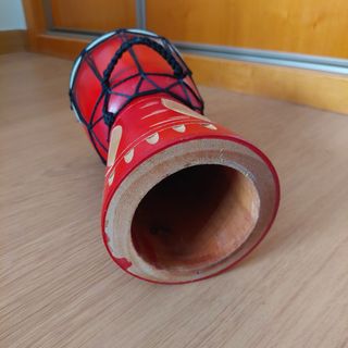 Djembe tambor semi nuevo