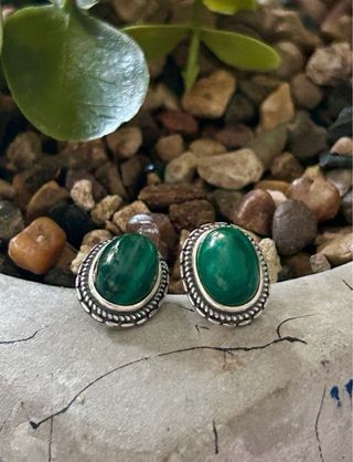 Lote 8 Joyas y 2 Bolsos