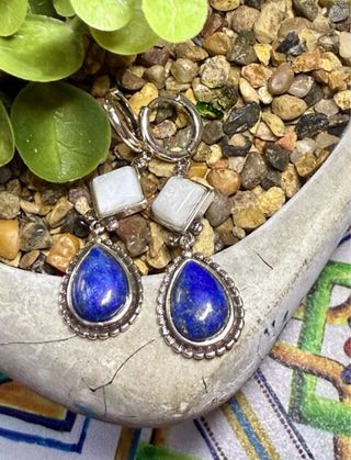 Lote 8 Joyas y 2 Bolsos