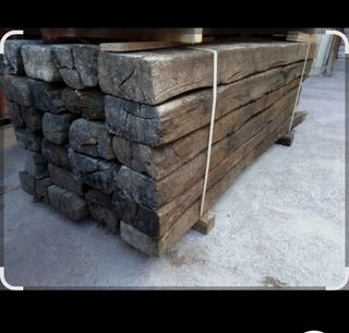 Vigas traviesas de tren de madera